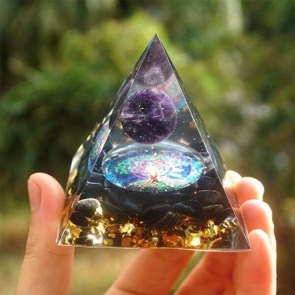 Positive Energy Pyramid_0010_img_3_Energy_Generator_Orgone_Pyramid_Amethyst.jpg