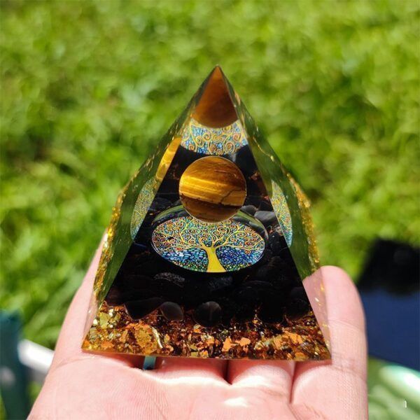 Positive Energy Pyramid_0012_img_1_Energy_Generator_Orgone_Pyramid_Amethyst.jpg